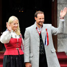 Crown Prince Haakon and Crown Princess Mette-Marit outside Skaugum Estate (Photo: Fredrik Varfjell / NTB scanpix)